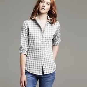 Banana Republic Soft-Wash Shirt 100% Cotton with white and grey plaid/gingham